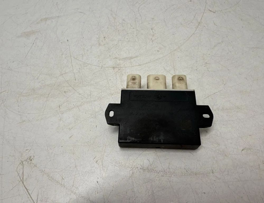 MERCEDES-BENZ C-Class W205/S205/C205 (2014-2023) Ovládacia jednotka krytu batožinového priestoru A2389053301 32205446