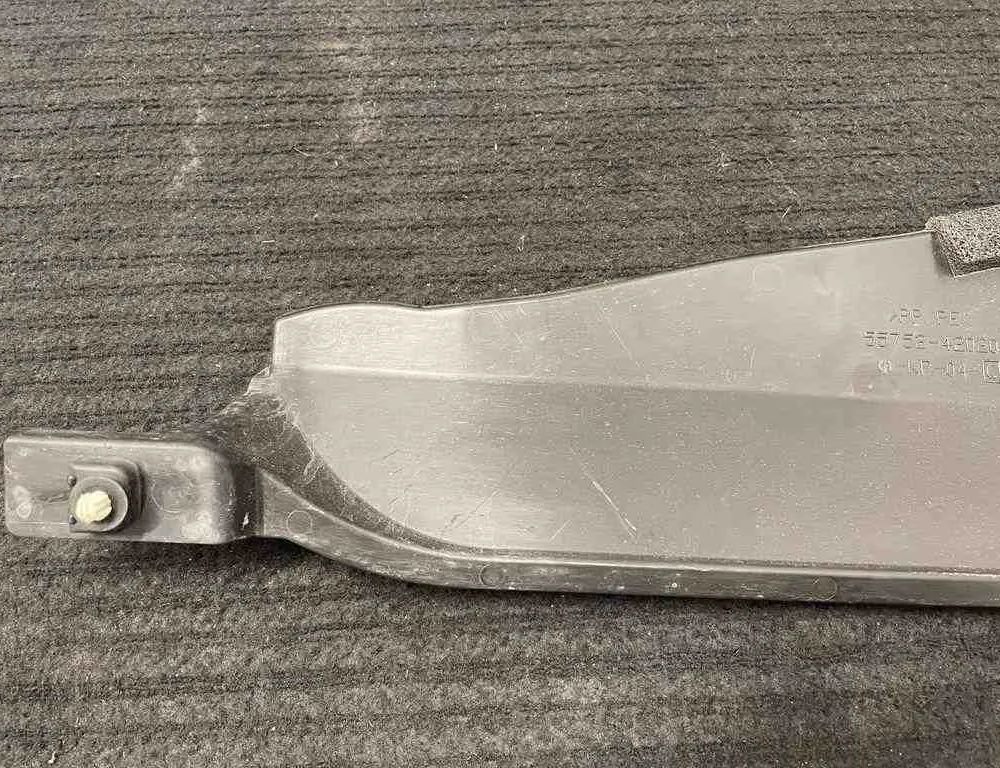 TOYOTA RAV4 5 generation (XA50) (2018-2024) Radiator air diverter 5575242020 32601062