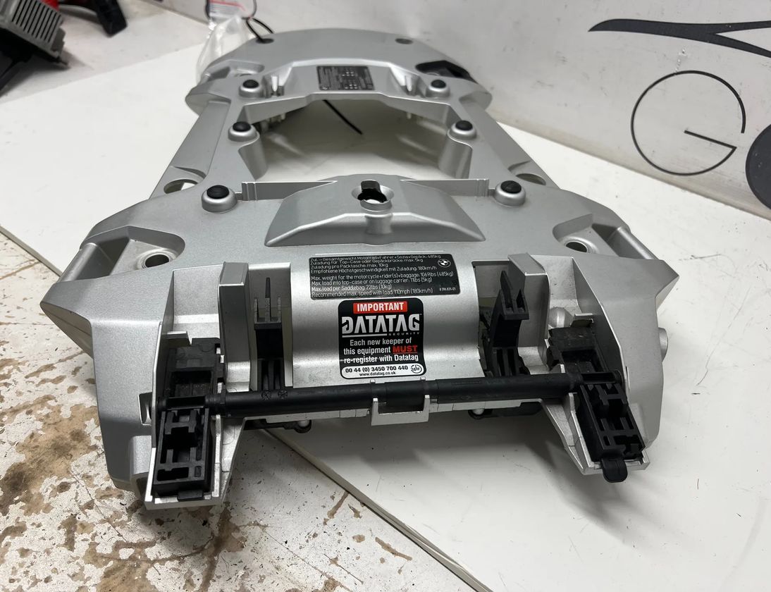 BMW R1250 (2019-2023) Luggage pad rack mounting bracket 8532319 32996341