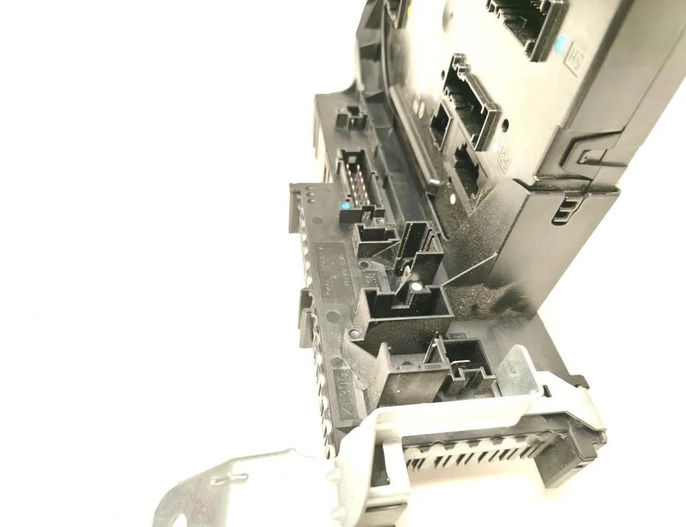 MERCEDES-BENZ C-Class W204/S204/C204 (2004-2015) Блок предохранителей A2049060805,A2045459032,A2129028502,A2049001202,A2049005201 32579201