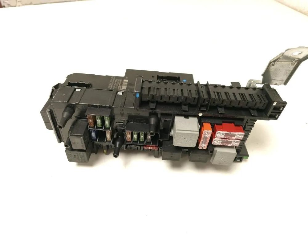 MERCEDES-BENZ C-Class W204/S204/C204 (2004-2015) Блок предохранителей A2049060805,A2045459032,A2129028502,A2049001202,A2049005201 32579201