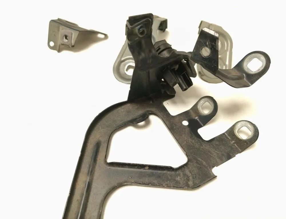 BMW 5 Series F10/F11 (2009-2017) Front Right Fender Holder 7207210,7207204,7207206,7183752 32699798