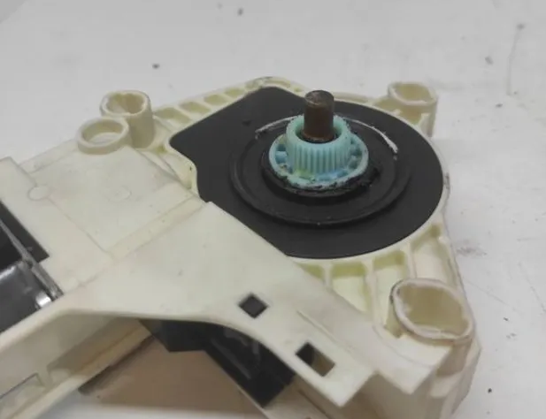 AUDI A6 C6/4F (2004-2011) Front Right Door Window Control Motor 8K0959802A 31778394