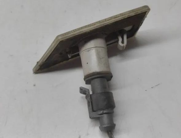 OPEL Signum C (2003-2008) Ľavý predný blatníkový smerový svetlomet 13101911 32818473