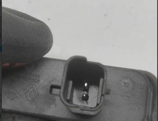 RENAULT Scenic 3 generation (2009-2015) Кнопка открывания задней крышки 8200076256 32954318