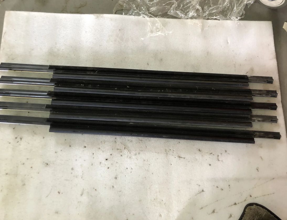 AUDI Q5 8R (2008-2017) Стеклоуплотнитель задней левой двери 8R0853763,8R0853763F 11424502