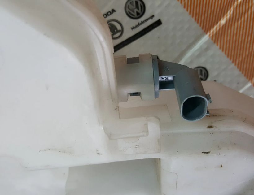 BMW X5 E70 (2006-2013) Window Washer Tank 108332-17,10833217 11476241