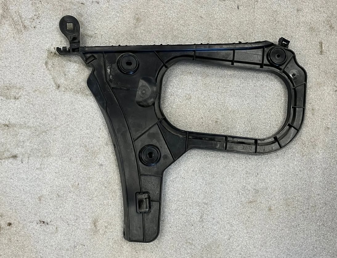 AUDI A3 8V (2012-2020) Держатель заднего бампера правый 8V5807378A 26264024