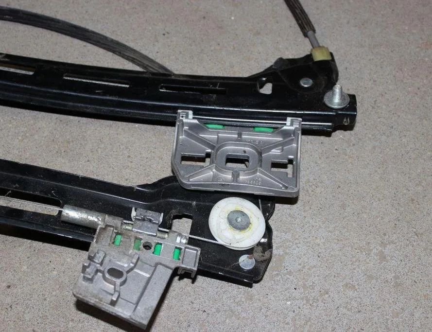 VOLKSWAGEN Passat CC 1 generation (2008-2017) Стеклоподъемник передней правой двери 3C8837462J 31941162