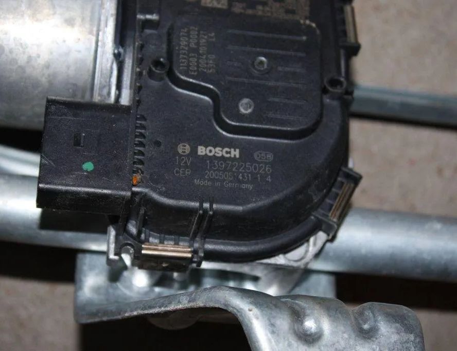 SKODA Kodiaq 1 generation (2017-2024) Mechanizmus stierača predného čelného skla 566955023A 31942160