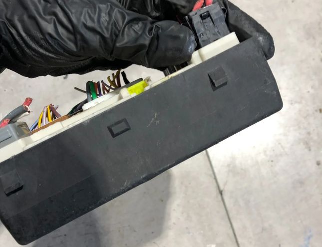 RENAULT Megane 3 generation (2008-2020) Fuse box 284B61871R 32859052