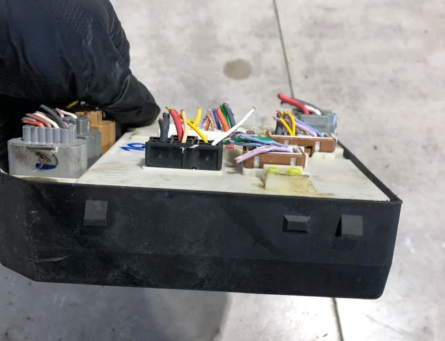 RENAULT Megane 3 generation (2008-2020) Fuse box 284B61871R 32859052