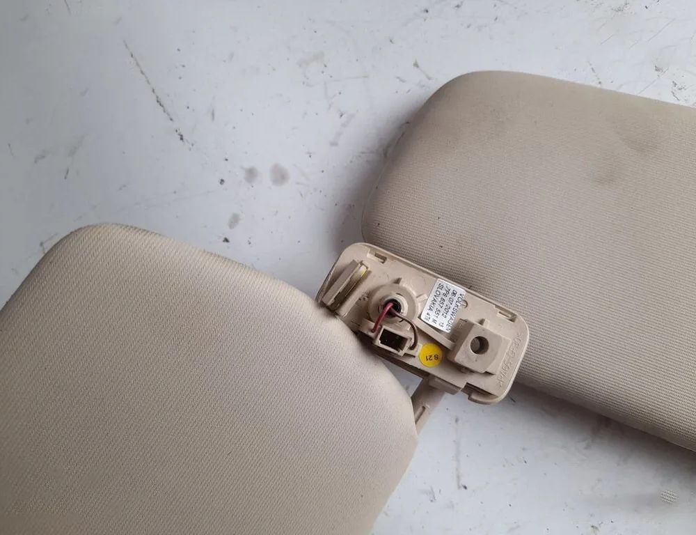 VOLKSWAGEN Touareg 2 generation (2010-2018) Right Side Sun Visor 7P6857551M 15328668