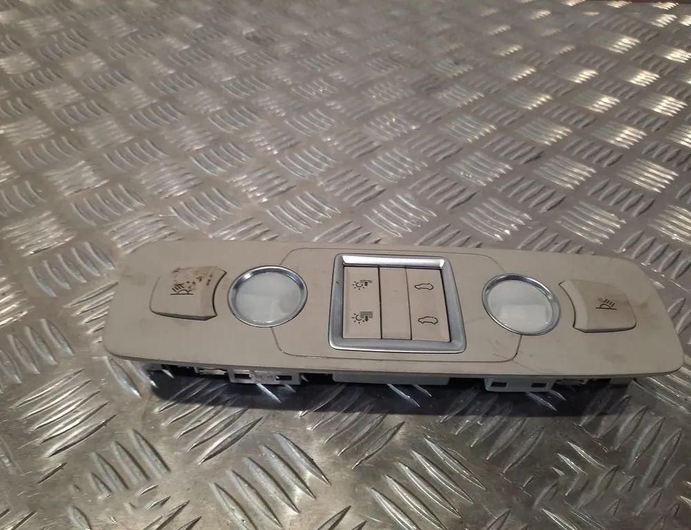 AUDI Q7 4L (2005-2015) Interiérové osvetlenie 4L0947112E 15332620