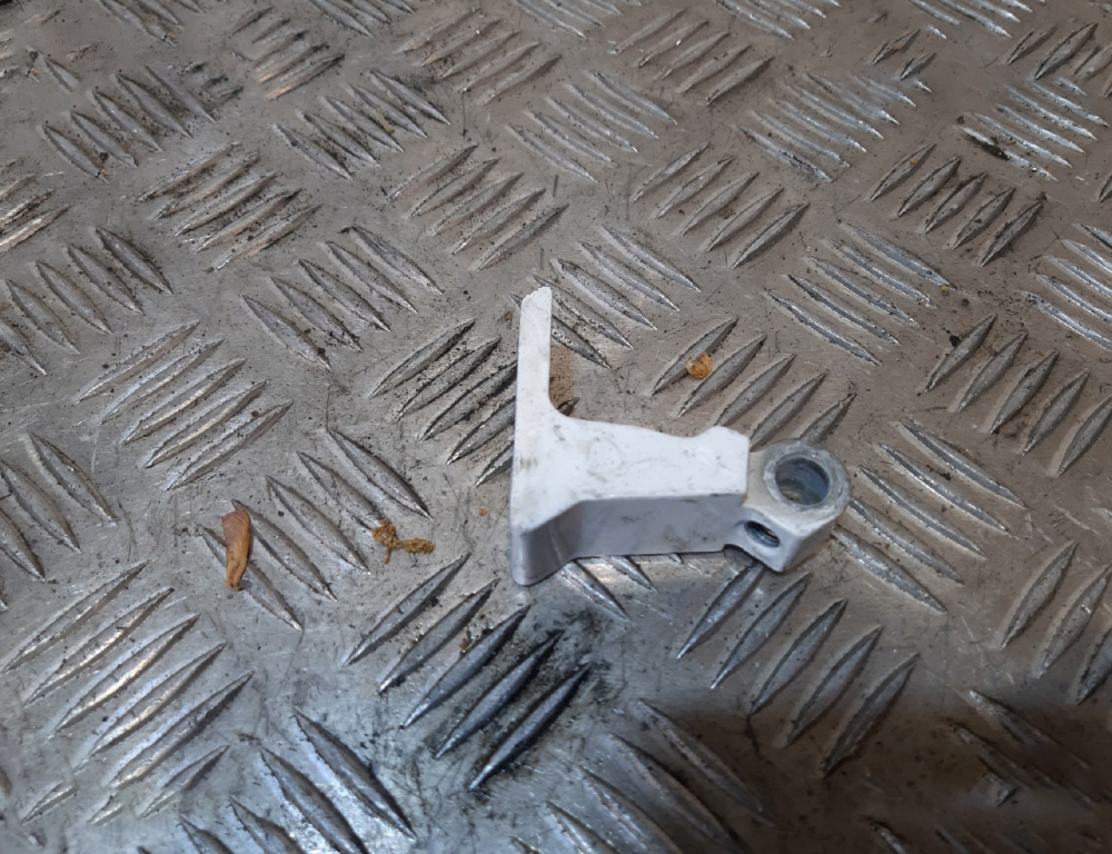 AUDI A3 8V (2012-2020) Front Right Door Hinge 8X0831404B 15338141