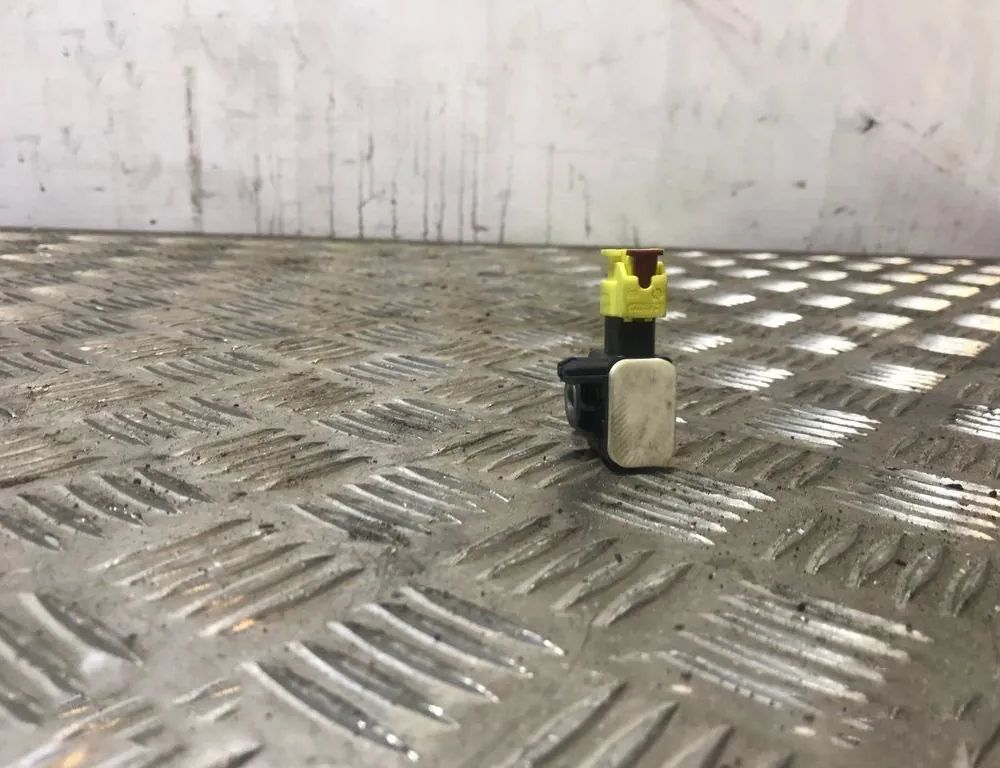 AUDI A8 D4/4H (2010-2018) Боковой датчик удара правый 4H0959643 15360343