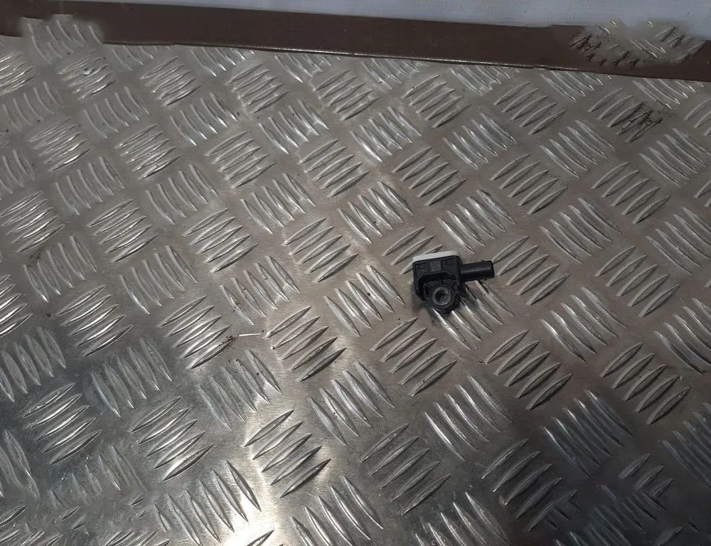 AUDI A8 D4/4H (2010-2018) Боковой датчик удара правый 4H0959643 15361049