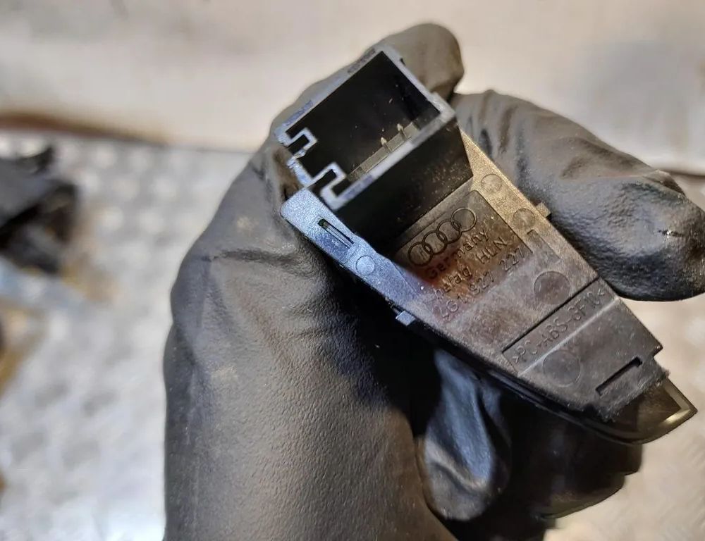 AUDI A8 D4/4H (2010-2018) Vypínače 4G1927227 15364037