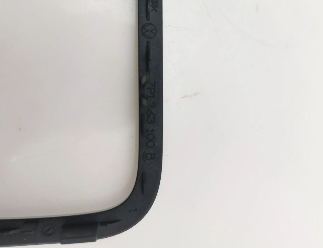 VOLKSWAGEN Touareg 2 generation (2010-2018) Другие отделочные детали 7P1863100B 10638231