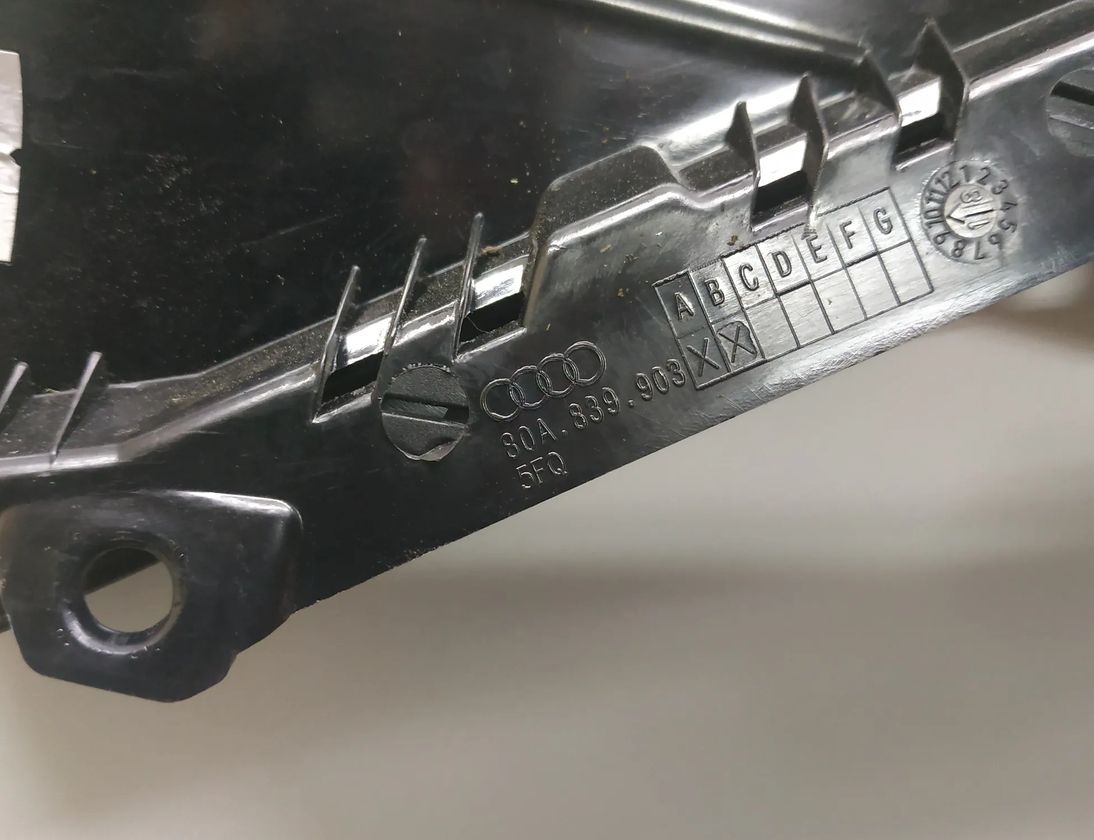 AUDI Q5 FY (2016-2024) Ľavé zadné dverové lemovanie 80A839903 11463863