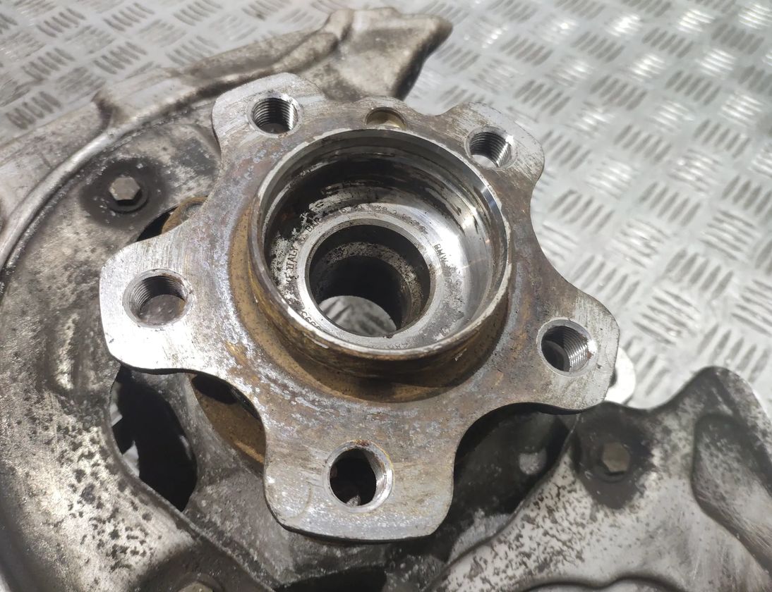 BMW 7 Series G11/G12 (2015-2023) Rear Right Wheel Hub 686113504,62165410,6861802,687463801 12640188