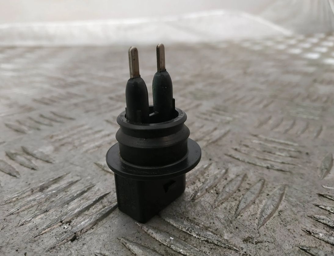 AUDI A8 D4/4H (2010-2018) Senzor hladiny kvapaliny okna 7M0919376 16901745