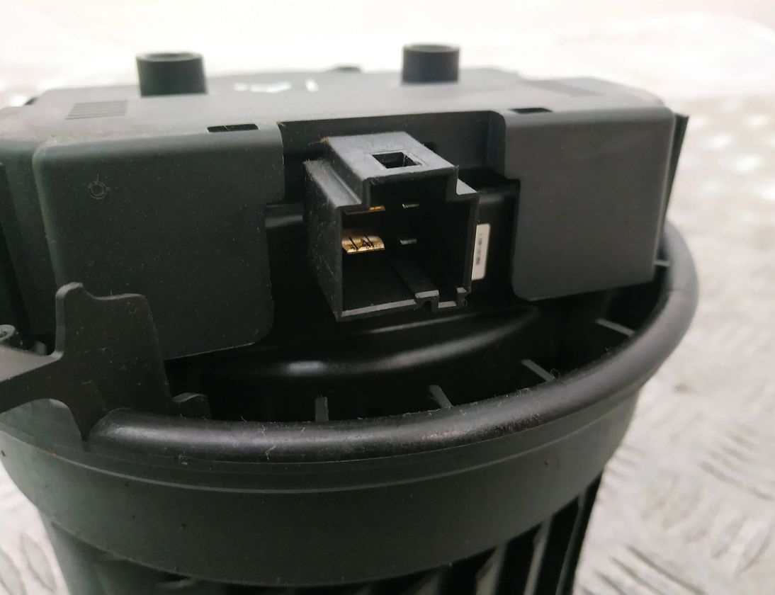 AUDI A8 D4/4H (2010-2018) Heater Blower Fan 4H2820021B 17022219