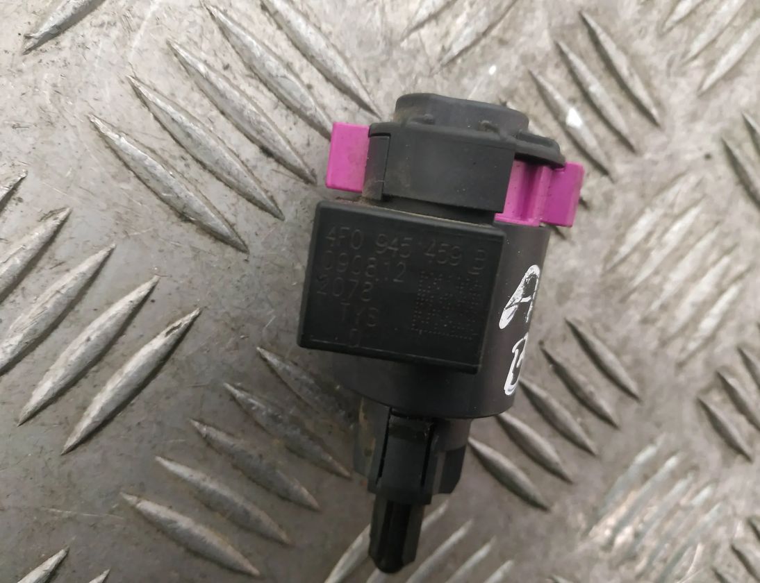 AUDI A4 B8/8K (2011-2016) Датчик тормозной педали 4F0945459B,914689963 17146781