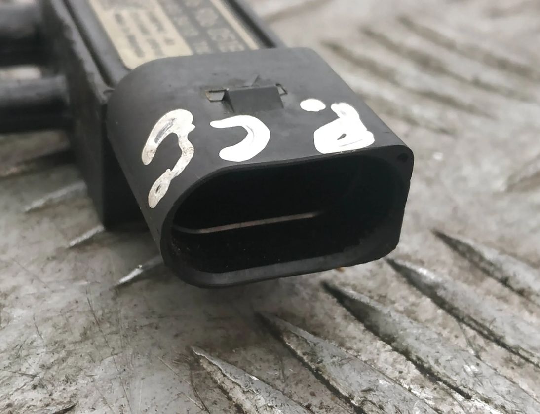 VOLKSWAGEN Passat CC 1 generation (2008-2017) Датчик давления DPF 076906051B 17190793