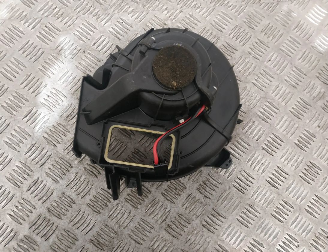 BMW 5 Series F10/F11 (2009-2017) Ventilátor kúrenia R4046,R4155 17196060