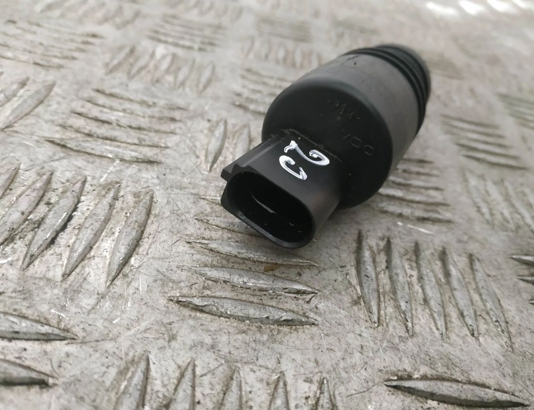 BMW 5 Series F10/F11 (2009-2017) Motor nádrže na umývanie 6934160,67126934160 17215235