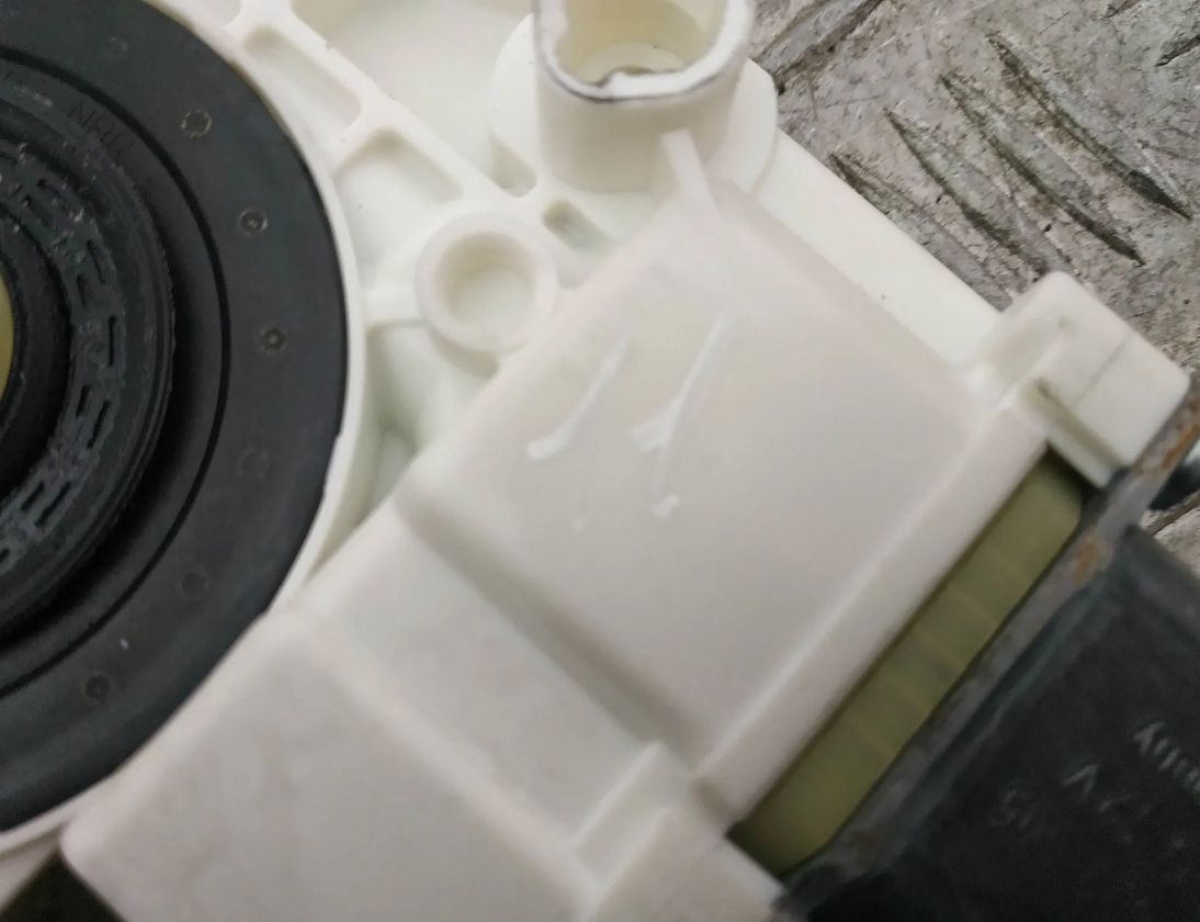 MERCEDES-BENZ E-Class W212/S212/C207/A207 (2009-2016) Rear Left Door Window Control Motor A2048200542,0130822505 17633235