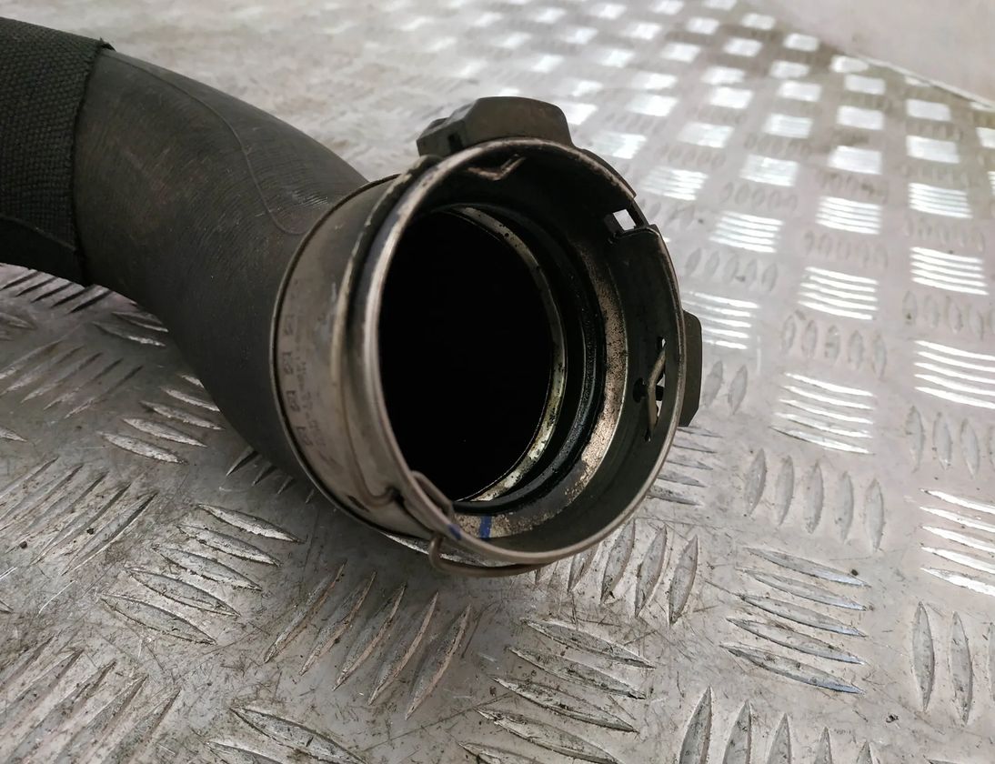 BMW 3 Series F30/F31 (2011-2020) шланг радиатора интеркулера 4742748 17732804