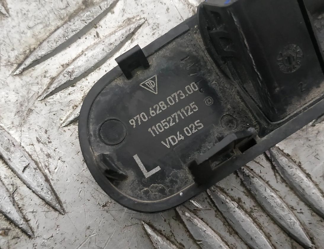 PORSCHE Panamera 970 (2009-2016) Форсунка ветрового стекла 97062807300 17877026