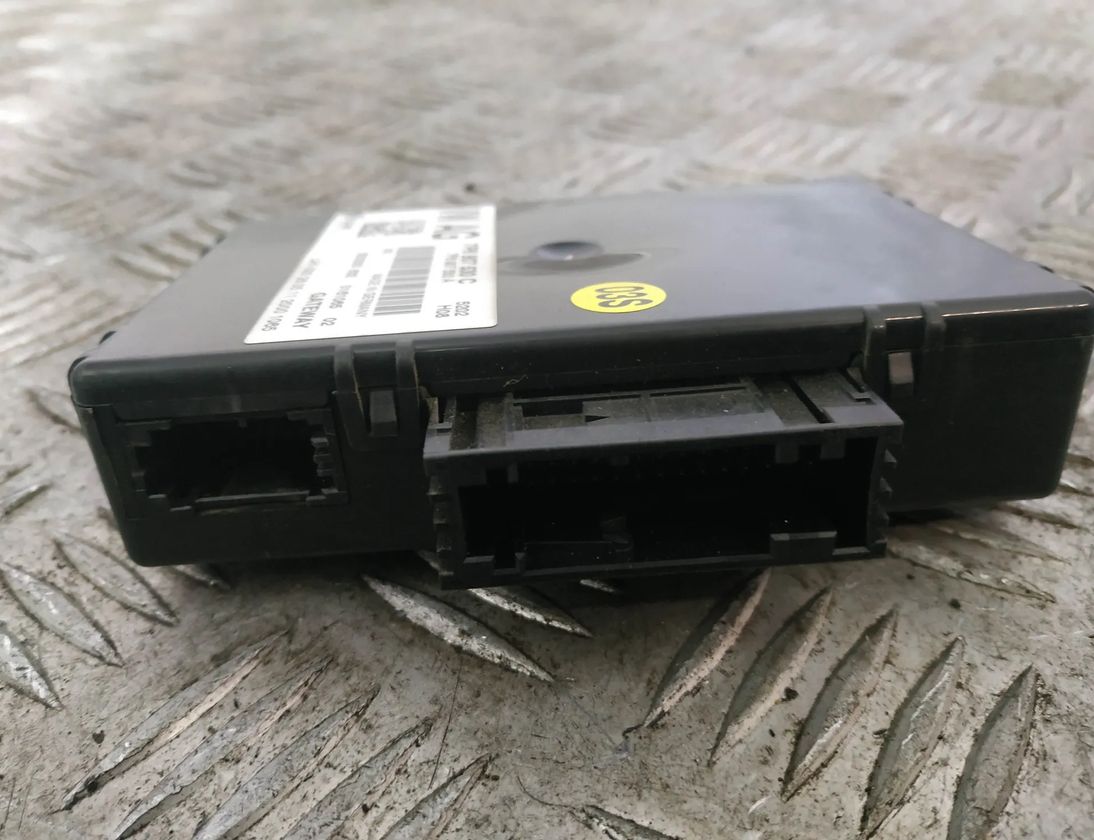 VOLKSWAGEN Touareg 2 generation (2010-2018) Gateway Control Unit 7P6907530C 18186884