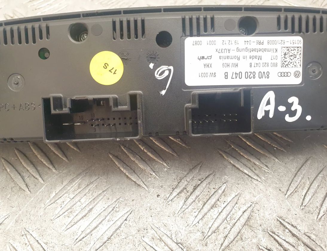 AUDI A3 8V (2012-2020) Pегулятор климы 8V0820047B 20575707