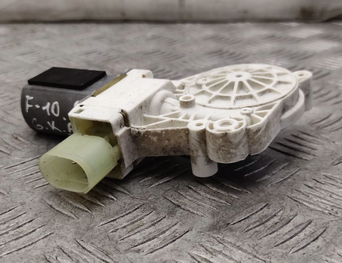 BMW 5 Series F10/F11 (2009-2017) Motor ovládania okna ľavých zadných dverí 7248171,7271563,914546 26243817