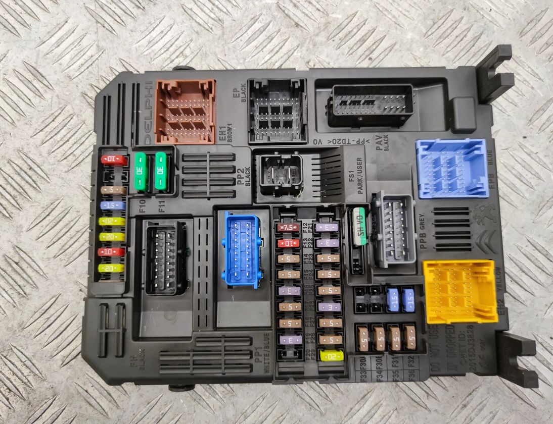 TOYOTA ProAce 2 generation (2016-2023) Блок предохранителей 9845141280 29051136