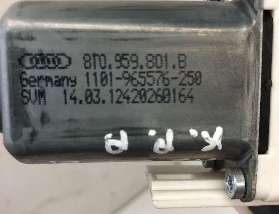 AUDI A5 Sportback 8T (2009-2011) Маторчик стеклоподъемника передней левой двери 1101965576250,8K0959801A,12420260164,8T0959801B 32207804