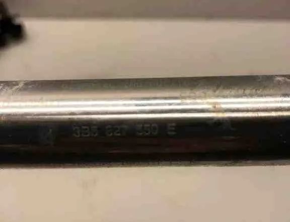 VOLKSWAGEN Passat B5 (1996-2005) Амортизатор крышки багажника правый 3B5827550G,3B5827550E,6Y5827550A,3B5827550A 32605382