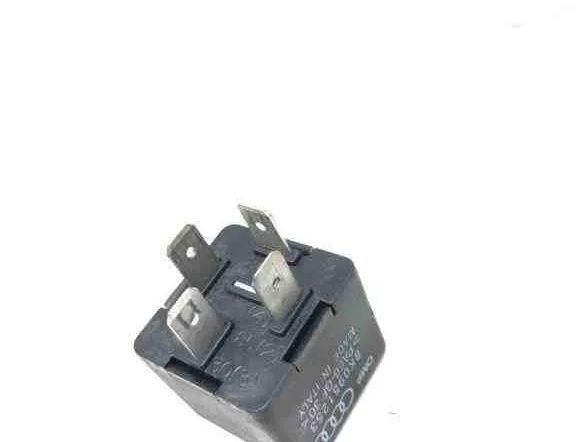 AUDI A6 C6/4F (2004-2011) Relé 6238640,8K0951253,A0025427219,6555HJ,9673062180,4H0951253A,A0025421319 32605990