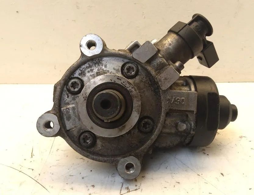 VOLKSWAGEN Golf 7 generation (2012-2024) Fuel Pump 04L130755D 32145605