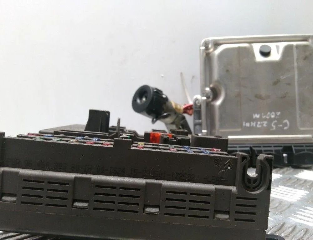 CITROËN C5 2 generation (2008-2017) Sada ECU motora 9644199580,9645030380 28376011