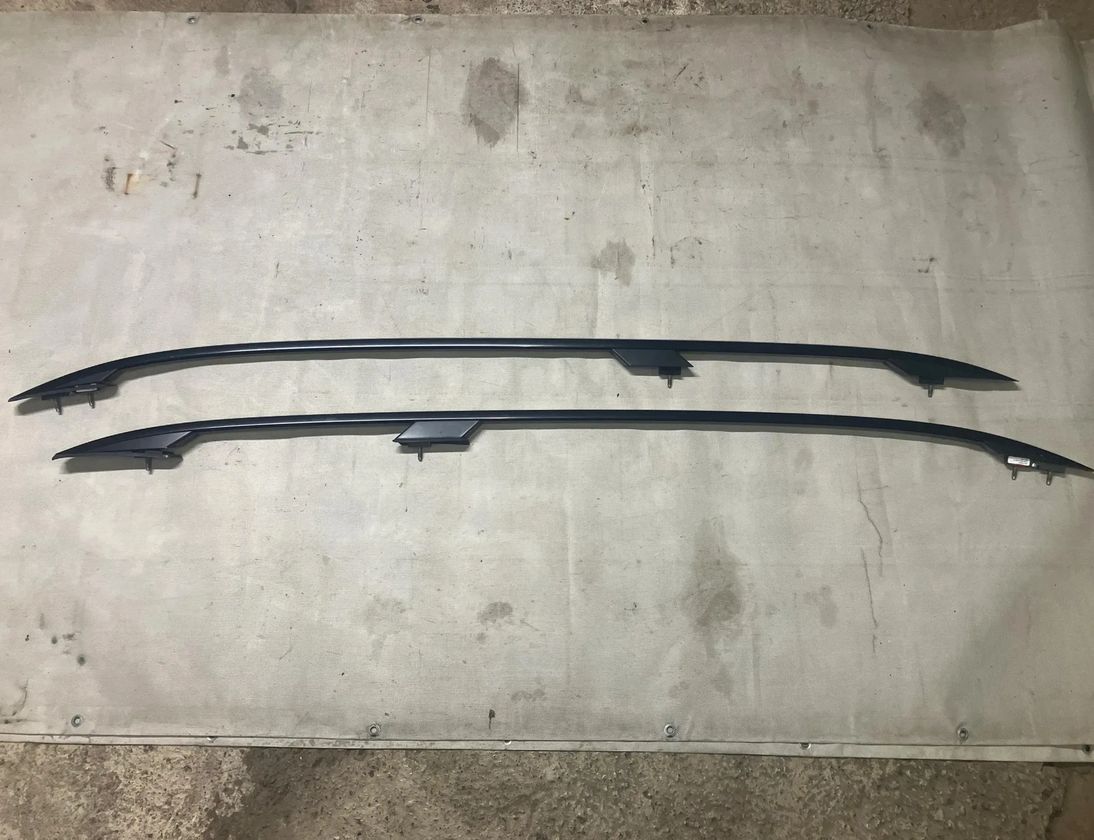 MERCEDES-BENZ GLE W166 (2015-2018) Ľavá zadná strešná rukoväť A1668900300 28387689