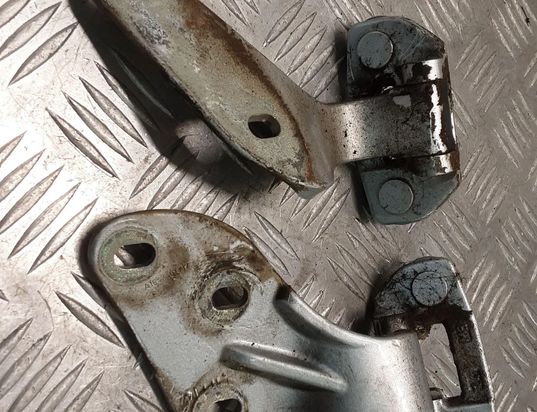 MERCEDES-BENZ M-Class W164 (2005-2011) Петля крышки багажника левая A1647400137 28388010