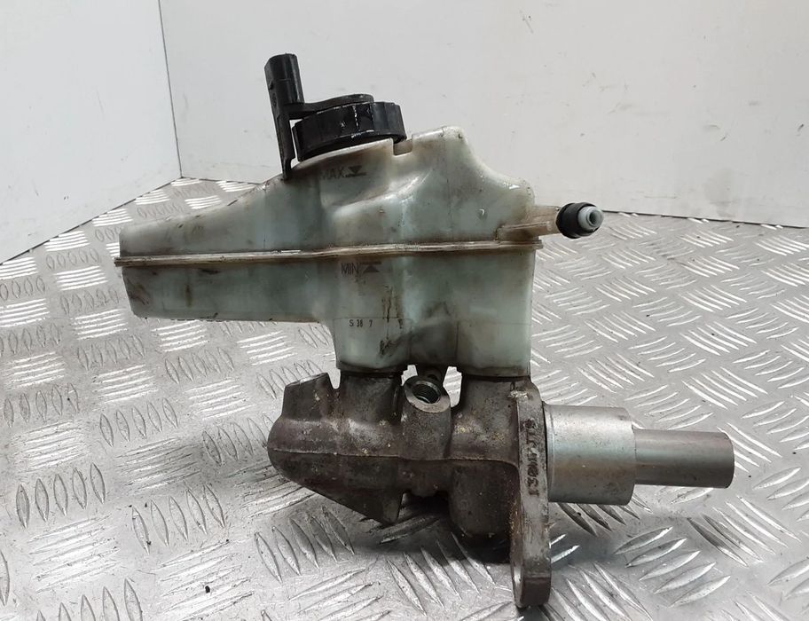 VOLKSWAGEN Passat B5 (1996-2005) Brzdový valec 3C2611301 28418630