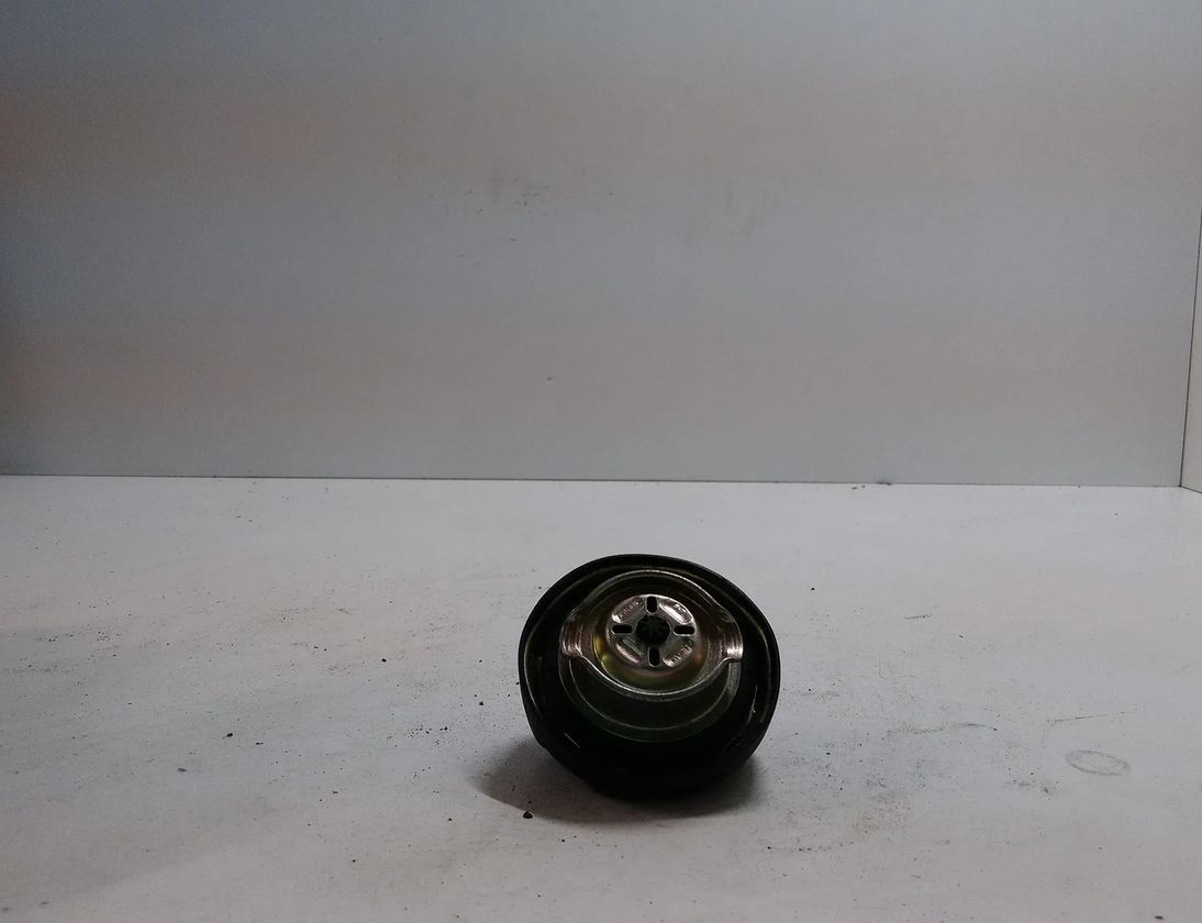 MINI Cabrio R52 (2004-2008) Uzáver palivovej nádrže 28422172