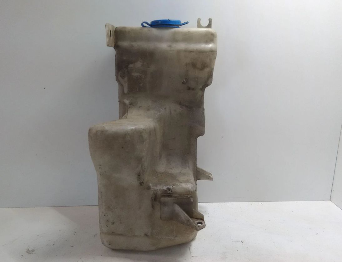 AUDI A6 C4/4A (1994-1997) Nádrž na ostrekovač okien 4A0955453B 28433838