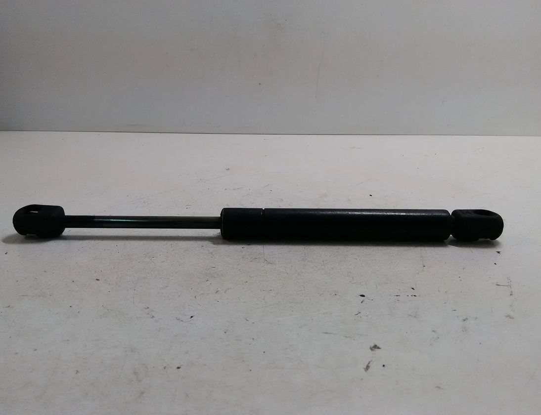 AUDI A4 B5/8D (1994-2001) Left Side Tailgate Gas Strut 8D5827552F 28434797