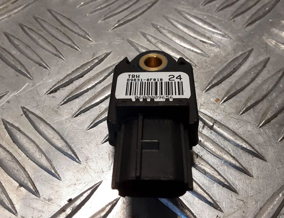 TOYOTA Verso 1 generation (2009-2015) Pravý zadný senzor nárazu 898310F010 28438986